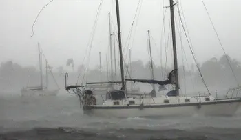 Un marinero transmite en vivo desde su barco la llegada del huracán Irma