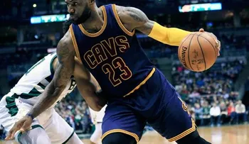 Smith conduce a Cleveland; Horford logra  un doble-doble