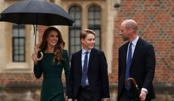 El príncipe Jorge de Inglaterra inicia su primer día en el Colegio Eton