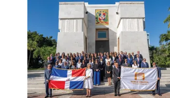 BCRD deposita ofrenda floral en el Altar de la Patria con motivo de 182 aniversario de la independencia dominicana