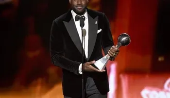 Compañía de LeBron James firma acuerdo con Warner Bros