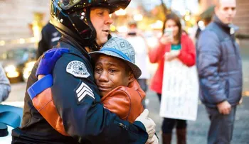 Protesta sobre Ferguson se torna emotiva 