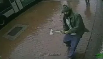Un hombre ataca a policías de Nueva York con un hacha