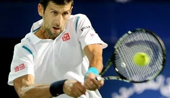 Djokovic avanza a cuartos en Dubai y llega a 700 victorias