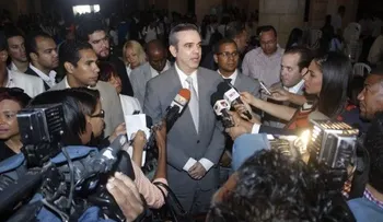 Abinader llama a los jóvenes a integrarse a la sociedad
