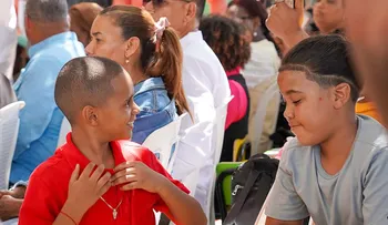 Escuela en Baní reabre sus puertas para atender a estudiantes con condiciones especiales