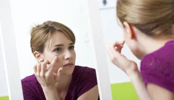10 maneras de eliminar los ojos hinchados