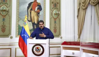 Maduro pide a Dios "meta su mano" y mejore relación entre Venezuela y EEUU