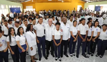Presidente Abinader inaugura dos centros educativos con una inversión superior a los RD 195 millones
