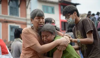 Los extranjeros, desesperados por abandonar Nepal tras el sismo
