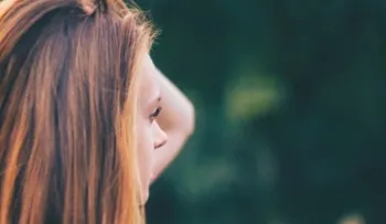 Caída estacional del cabello: Mito o realidad
