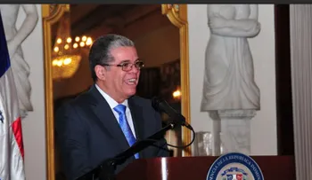 Reconocen a educadores; Amarante Baret dice Gobierno dignifica la vida de maestros (as)