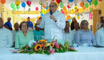 Santos Badía abre el año escolar 2025-2026 en Hermanas Mirabal.