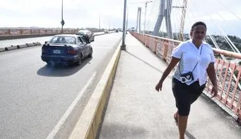 Choferes advierten que el puente de La 17 está temblando más de lo normal