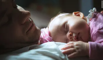 Licencias de paternidad remuneradas ganan terreno en Estados Unidos