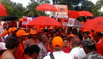 Sector salud solicita asignación del 5 por ciento del PIB frente al Palacio