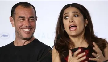 Salma Hayek se come el corazón de Cannes 