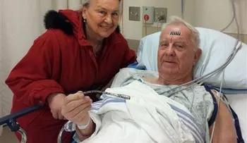 Extraen a hombre palanca de carro tenía incrustada en brazo hacia 51 años