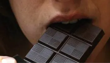Chocolate reduce el riesgo de infartos y demencia senil: Estudio