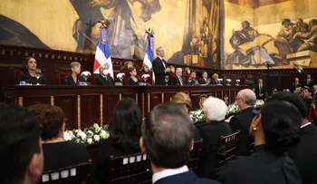 Presidente Abinader enumera los pilares de la educación y apoyo en la expansión histórica de la UASD 