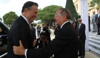 Presidente Medina recibe saludos de observadores internacionales