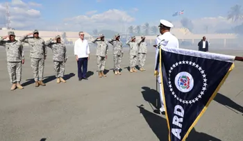 Presidente Luis Abinader almuerza con oficiales de la Armada Dominicana