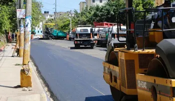 El presidente Abinader deja iniciado Plan de Asfaltado Invivienda