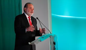 Carlos Slim le habla a México en una inusual rueda de prensa
