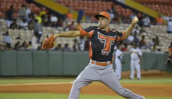 Con 40 años a cuesta, Raúl Valdés está como el buen vino; Escogido y Licey en malísimo inicio de temporada 