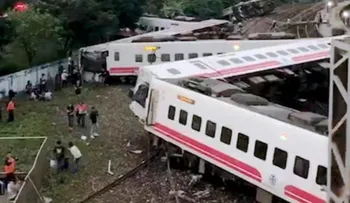 Suman 18 los muertos, y 160 los heridos por accidente de tren en Taiwán