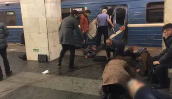 IMAGENES FUERTES: Al menos 10 personas muertas y 50 heridos por explosiones terrorista en metro de San Petersburgo (VIDEO)
