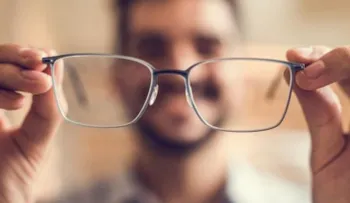Científicos encuentran un dato sorprendente del nivel de inteligencia de quienes usan gafas 