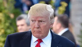 "Empiece conmigo": El gobernador de NY Andrew Cuomo se ofrece a Trump para ser deportado