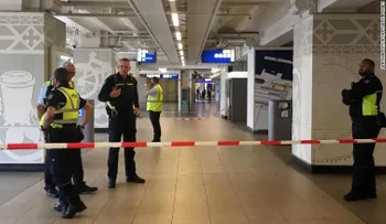 Ataque en Ámsterdam: detienen al sospechoso que apuñaló a varias personas en la estación central