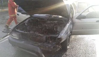 Carro se incendia en la 27 de Febrero con Máximo Gómez