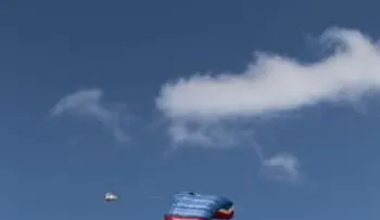 Espectacular rescate de paracaidista quedó inconsciente en el aire (Video)
