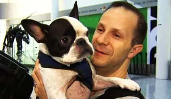 Piloto desvía un vuelo internacional para salvar a un perro