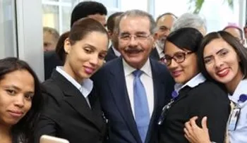 Danilo Medina aboga por la incorporación de las mujeres al proceso de desarrollo