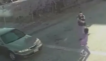 Policía mata a tiros a un afroamericano pensando que escondía un arma 