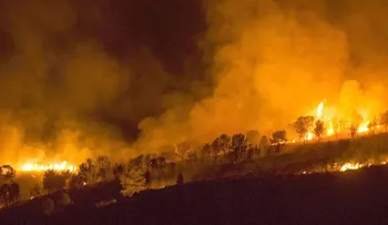 Evacuan 3 mil personas durante tercer día de incendios en España  
