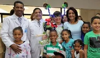 Primera dama entrega juguetes a niños internos en el Robert Reid