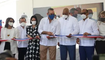 Abinader resalta compromisos con mejoría de la red educativa