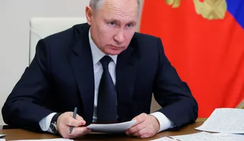 Putin no se vacuna y la mitad de los rusos también se niega, según sondeos