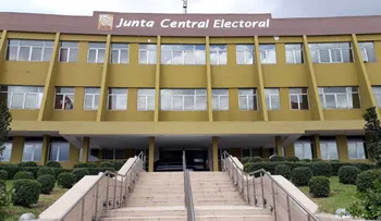 No es posible determinar la probabilidad exacta de que Abinader gane las próximas elecciones