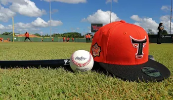 Aaron Sánchez y Carlos Rodríguez regresan a los Toros para la temporada 2026-27