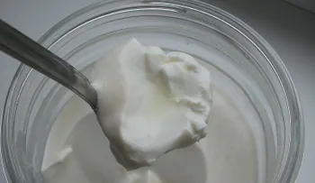 Mascarilla de leche agria para nutrir el cutis