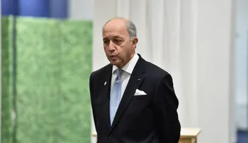Ministro de Exteriores de Francia Laurent Fabius renunciará a su cargo