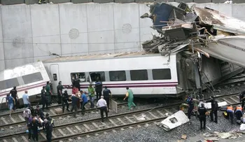 Velocidad y despiste del maquinista, causas del accidente de tren en España