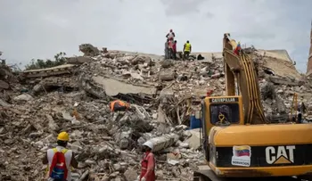 Venezuela avanza en limpieza tras daños en La Guaira