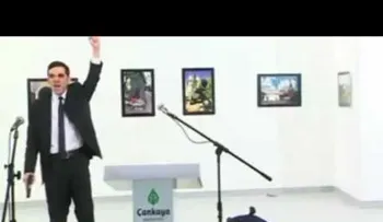 El atacante de Ankara fue identificado como Andrei Karlov, un policía turco de 22 años (VIDEO)